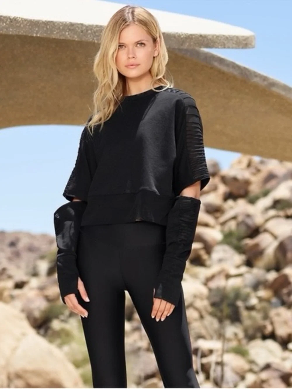 Alo Yoga Womens Trend Long Split Sleeve Top mesh Cropped Large